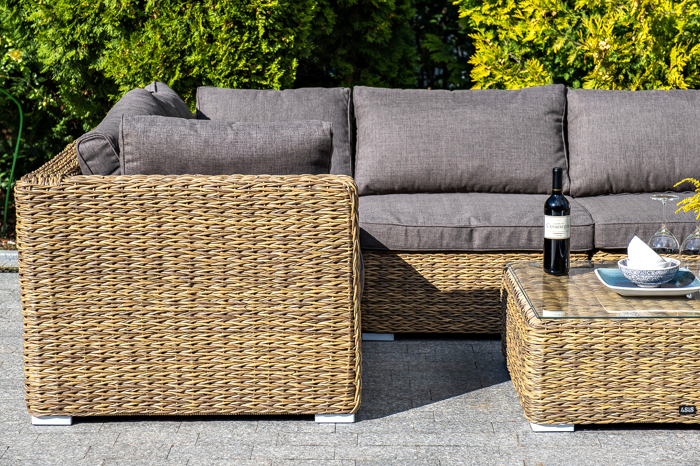 фото "лунго" трансформирующийся диван из искусственного ротанга (гиацинт), цвет соломенный