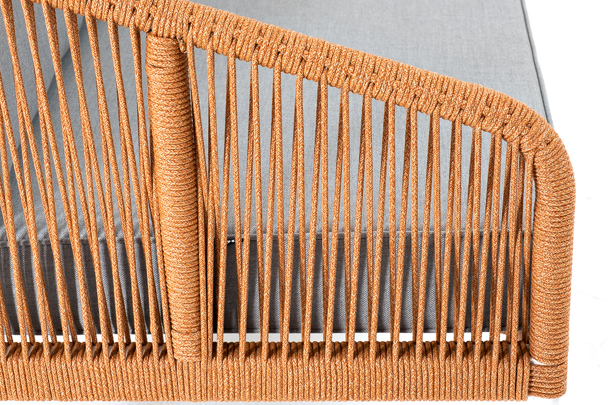 фото "канны" диван 2-местный плетеный из роупа, каркас алюминий светло-серый (ral7035) муар, роуп оранжевый меланж круглый, ткань светло-серая