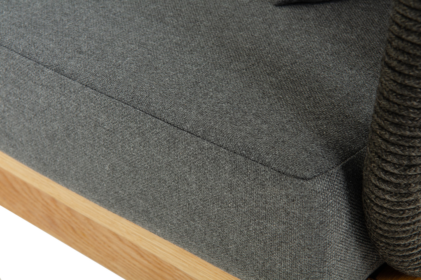 фото "каталония" диван модульный плетеный из роупа, основание дуб, роуп темно-серый круглый, ткань темно-серая 027