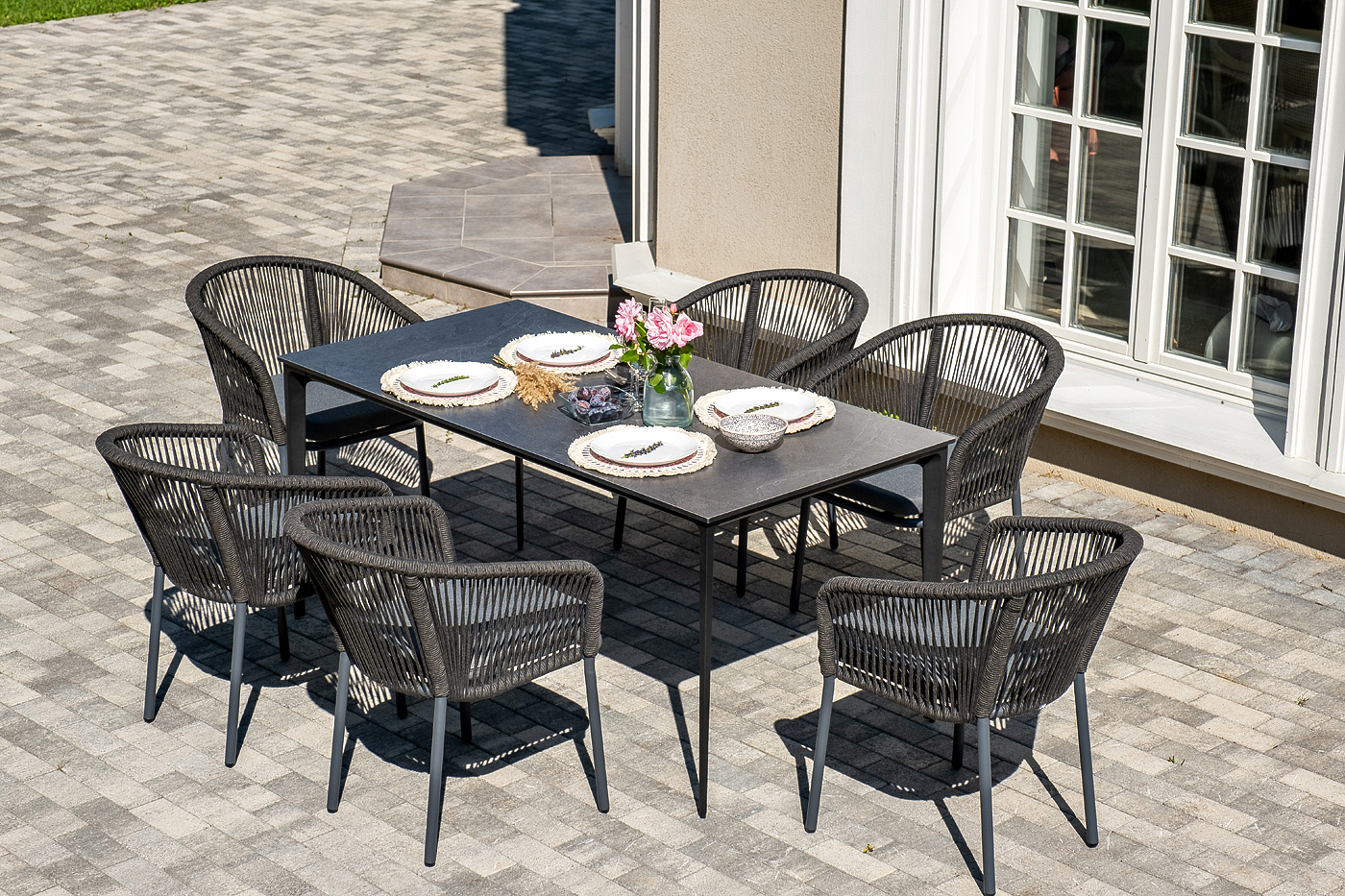 фото "малага" обеденная группа на 6 персон со стульями "марсель", каркас темно-серый, роуп темно-серый