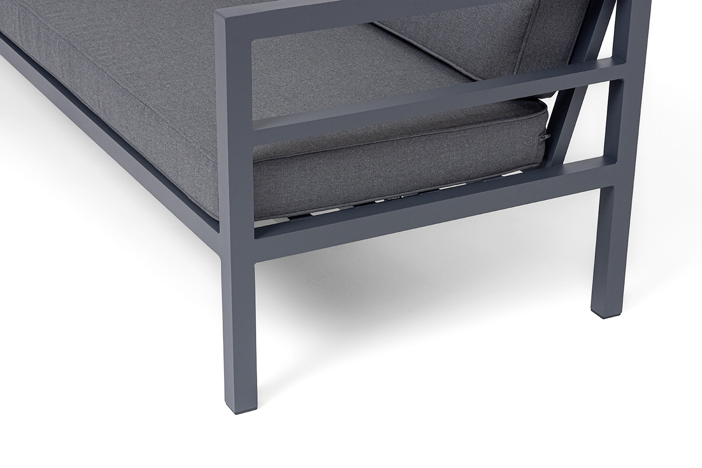 фото "эстелья" диван 3-местный, каркас алюминий темно-серый (ral7024) муар, ткань темно-серая 027