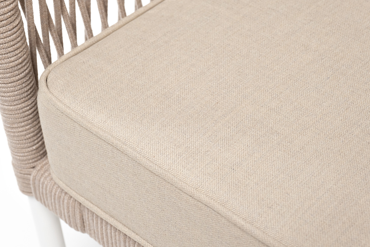 фото "канны" кресло плетеное из роупа, каркас алюминий белый, муар, роуп бежевый круглый, ткань бежевая 052