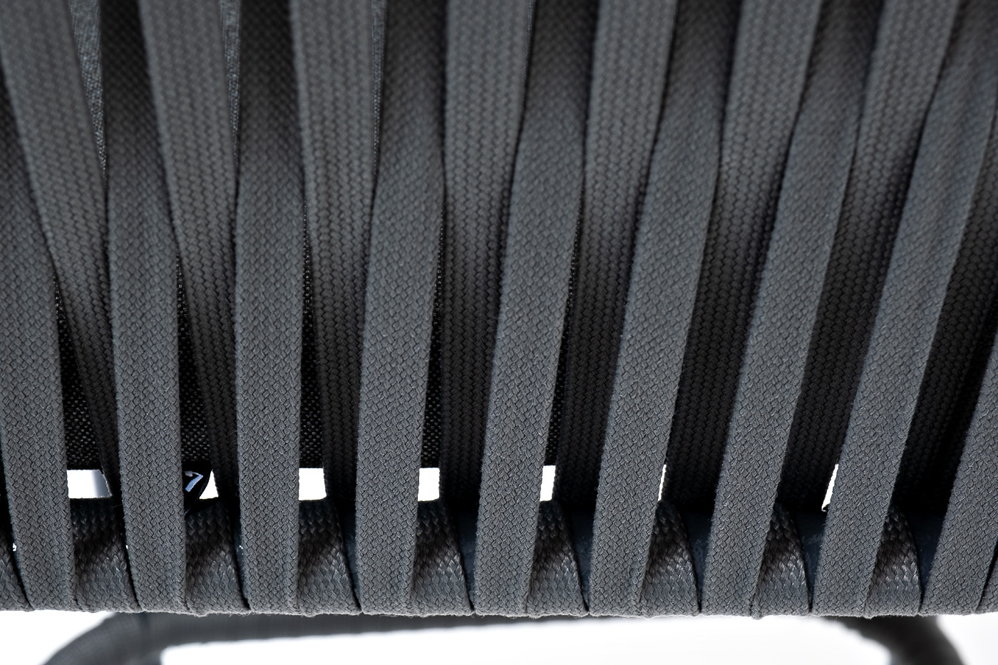 фото "бордо" стул барный плетеный из роупа, каркас из стали темно-серый (ral7024) муар, роуп серый 15мм, ткань темно-серая 027