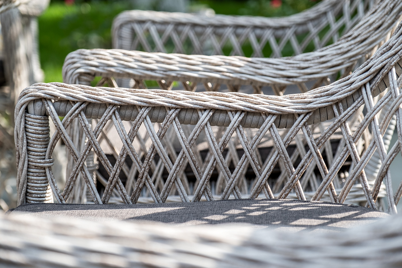 фото "латте" плетеное кресло из искусственного ротанга, цвет бежевый