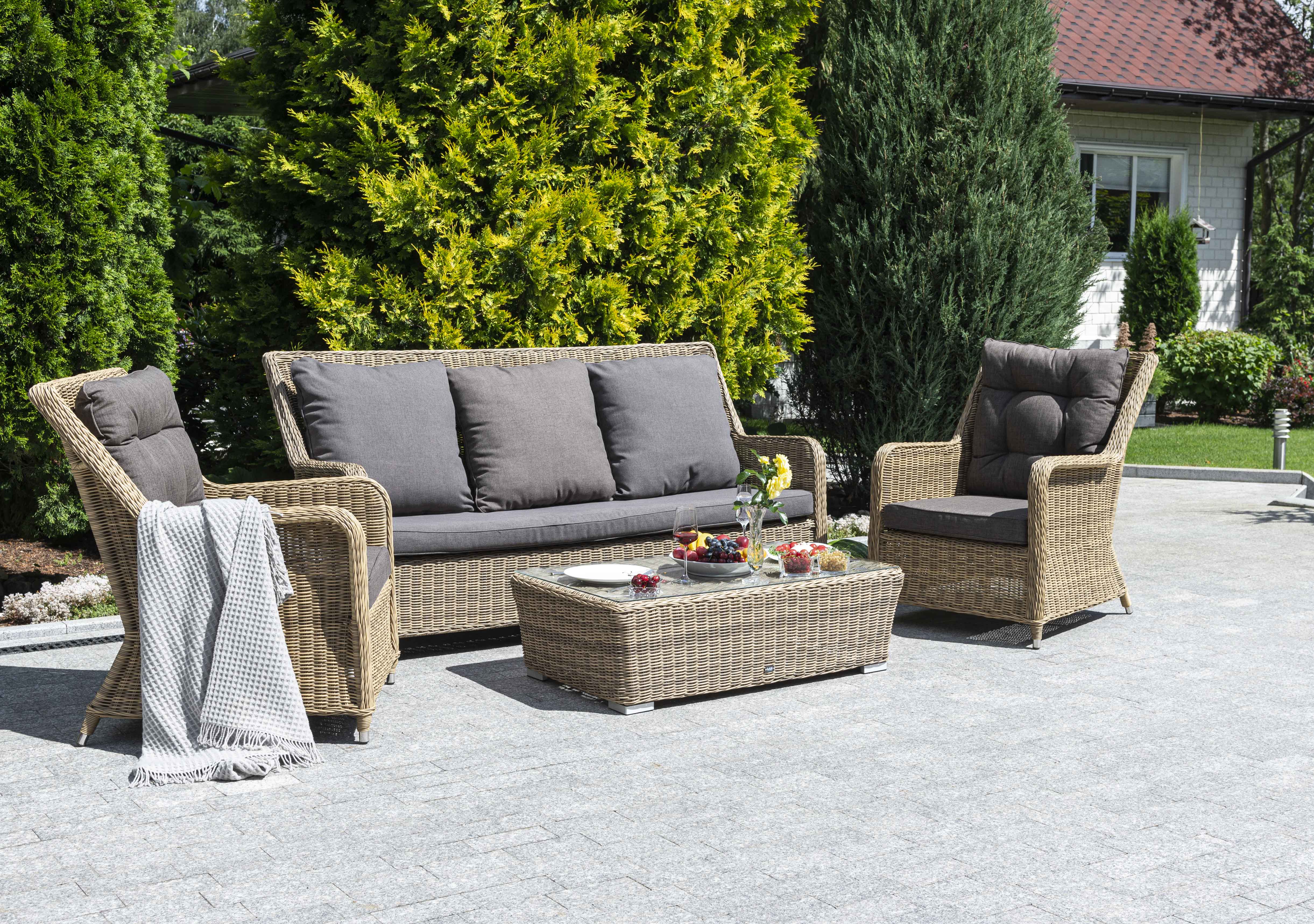 фото "гляссе" лаунж-зона из искусственного ротанга, цвет соломенный