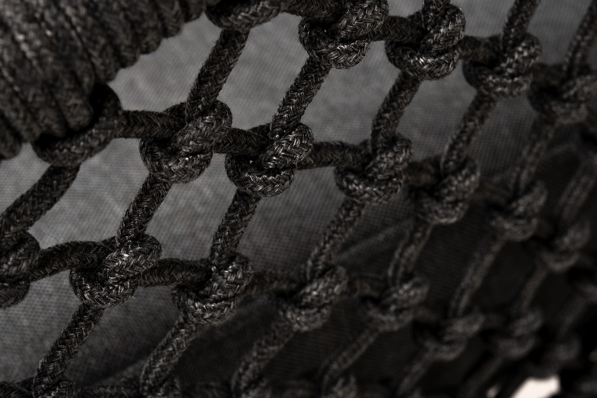 фото "канны" кресло плетеное из роупа (узелки), основание дуб, роуп темно-серый круглый, ткань темно-серая 027