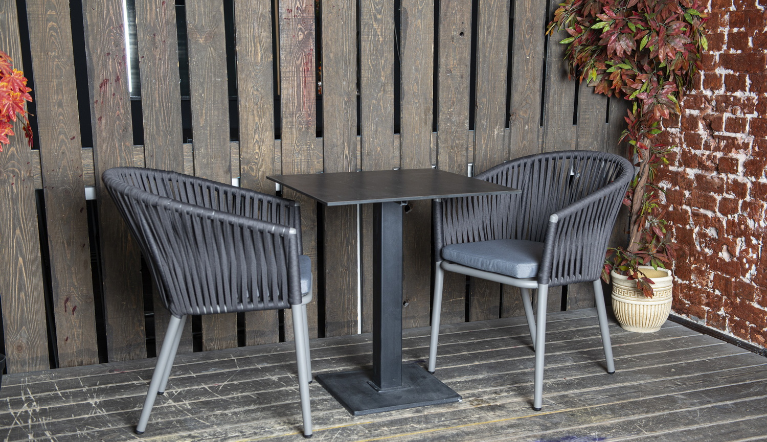 "Каффе" интерьерный стол из HPL квадратный 80х80см, цвет "серый гранит" фото "каффе" интерьерный стол из hpl квадратный 80х80см, цвет "серый гранит"