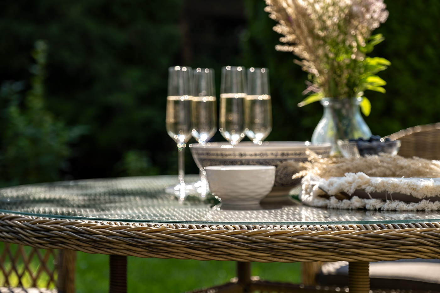 фото "дольче" обеденная группа из искусственного ротанга, цвет соломенный