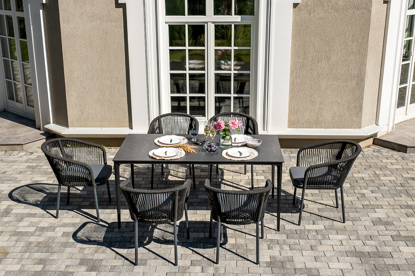 фото "малага" обеденная группа на 6 персон со стульями "марсель", каркас темно-серый, роуп темно-серый