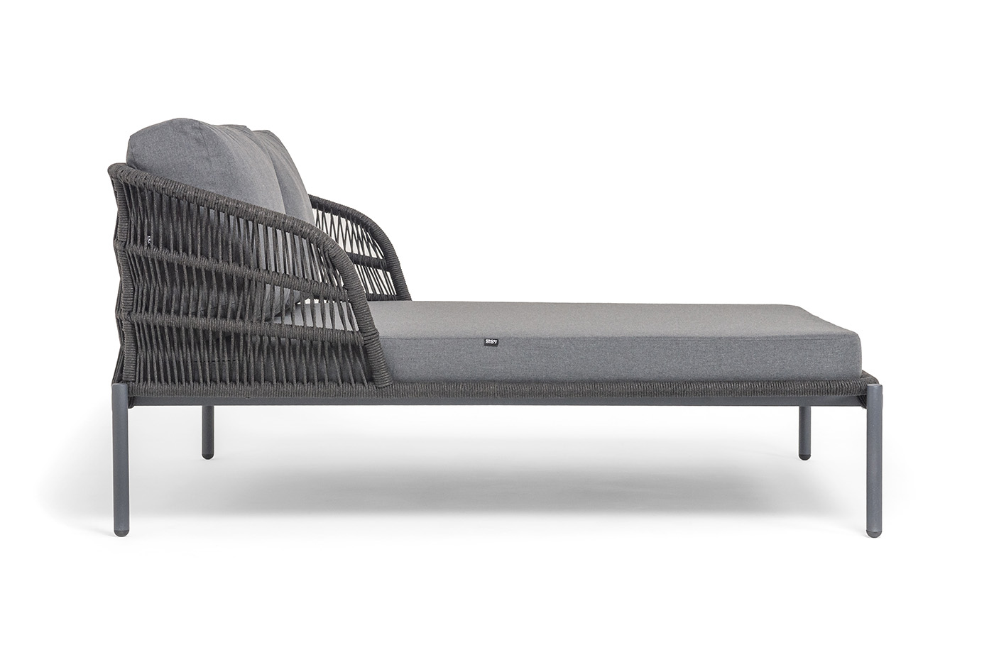 фото "позитано" лежак плетеный из роупа, каркас алюминий темно-серый (ral7024) муар, роуп темно-серый круглый, ткань темно-серая 027