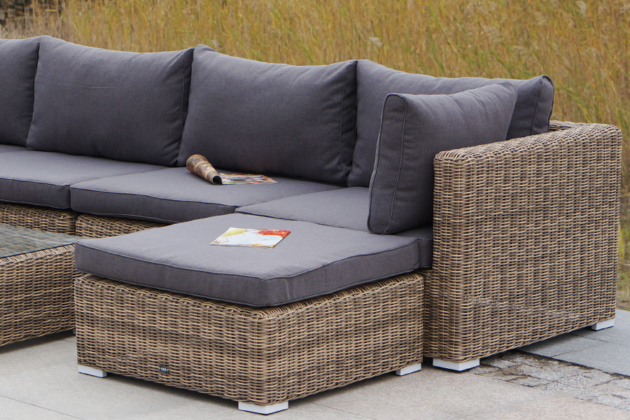 фото "лунго" трансформирующаяся лаунж-зона из искусственного ротанга, цвет соломенный