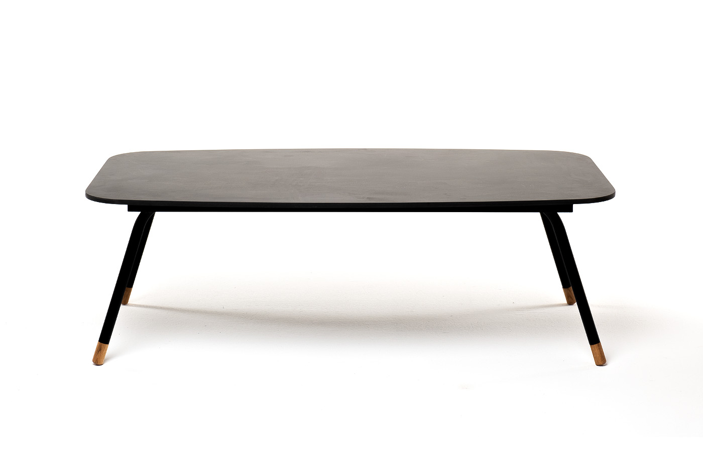 фото "верона" журнальный стол из hpl 120х65, h40, каркас черный муар, цвет столешницы "серый гранит"