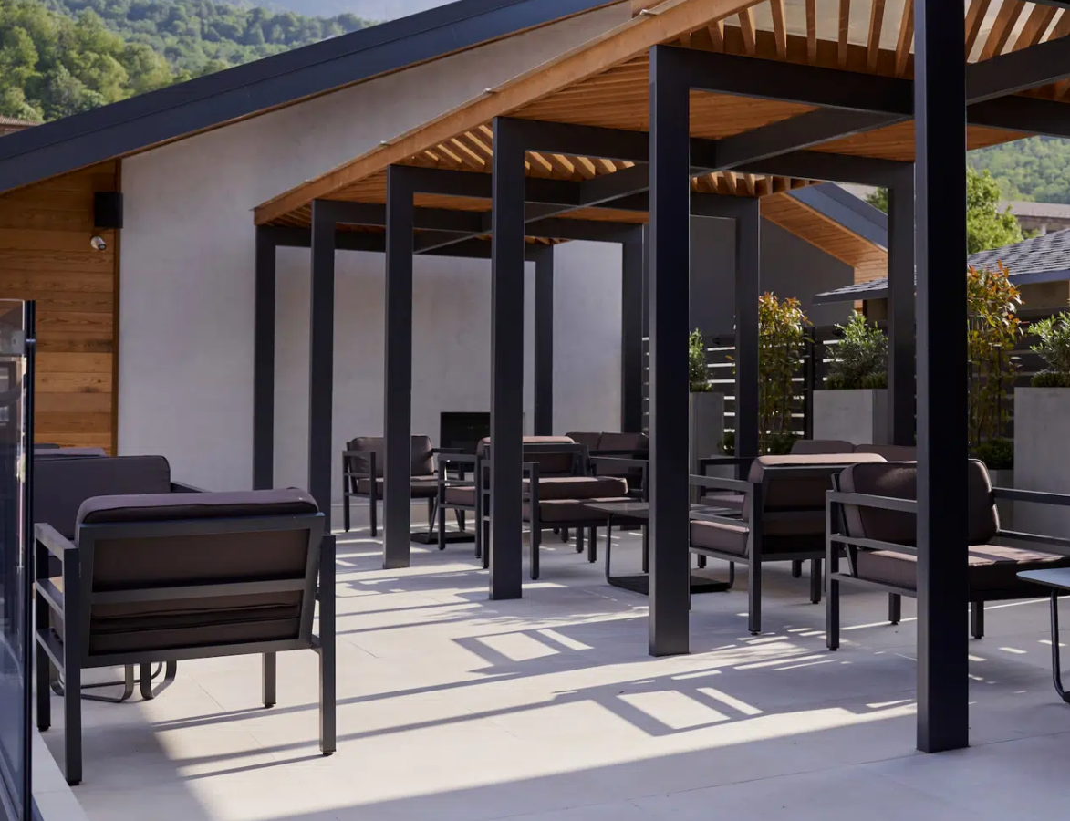 фото "эстелья" кресло, каркас алюминий темно-серый (ral7024) муар, ткань темно-серая 027