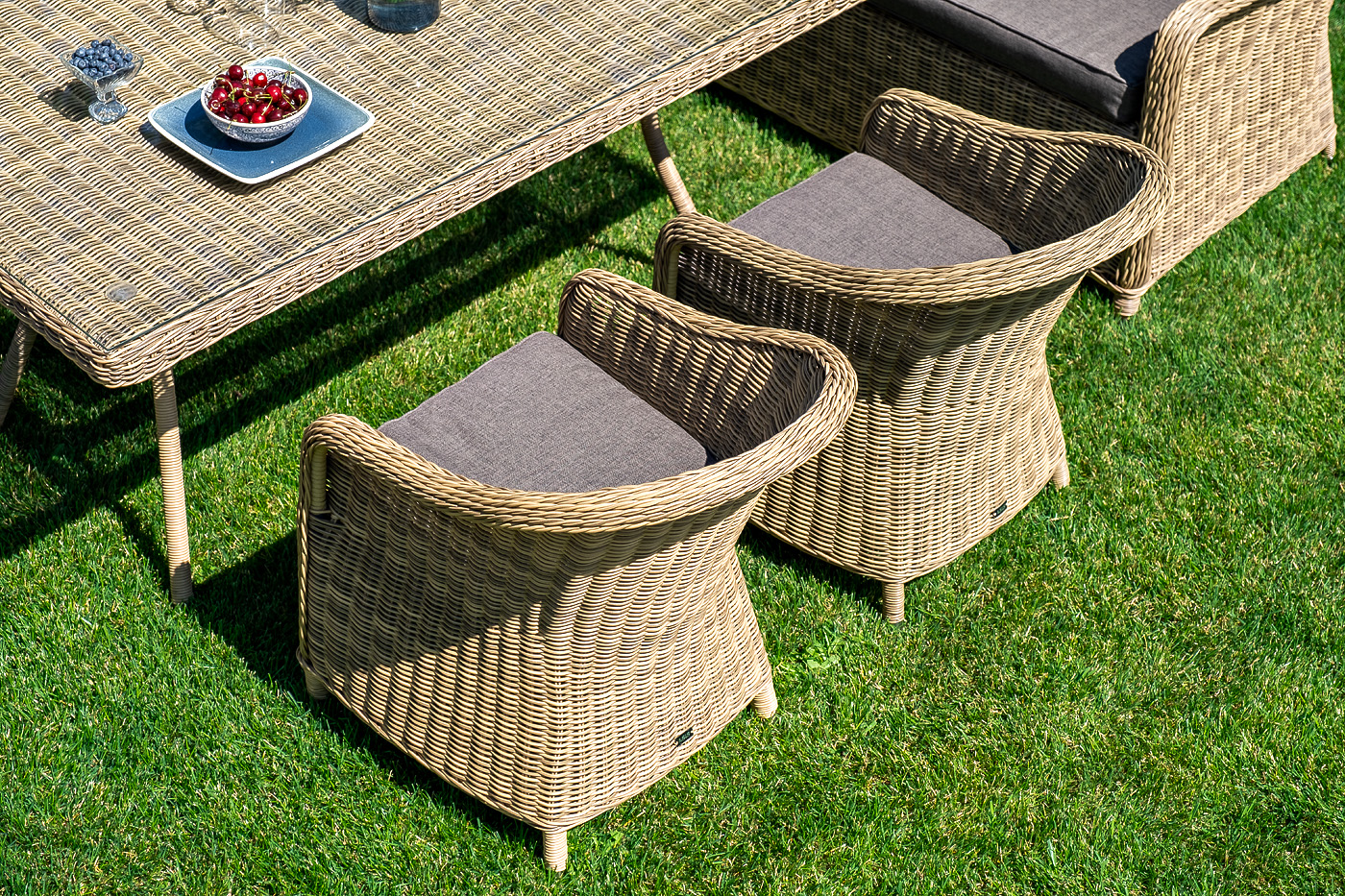 фото "базелла" обеденная группа из искусственного ротанга, цвет соломенный