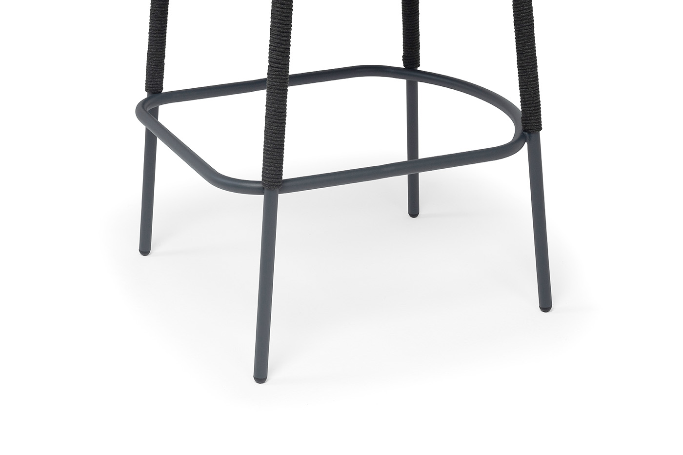 фото "марсель" стул барный плетеный из роупа, каркас из стали темно-серый (ral7024) муар, роуп темно-серый круглый, ткань темно-серая 027 new