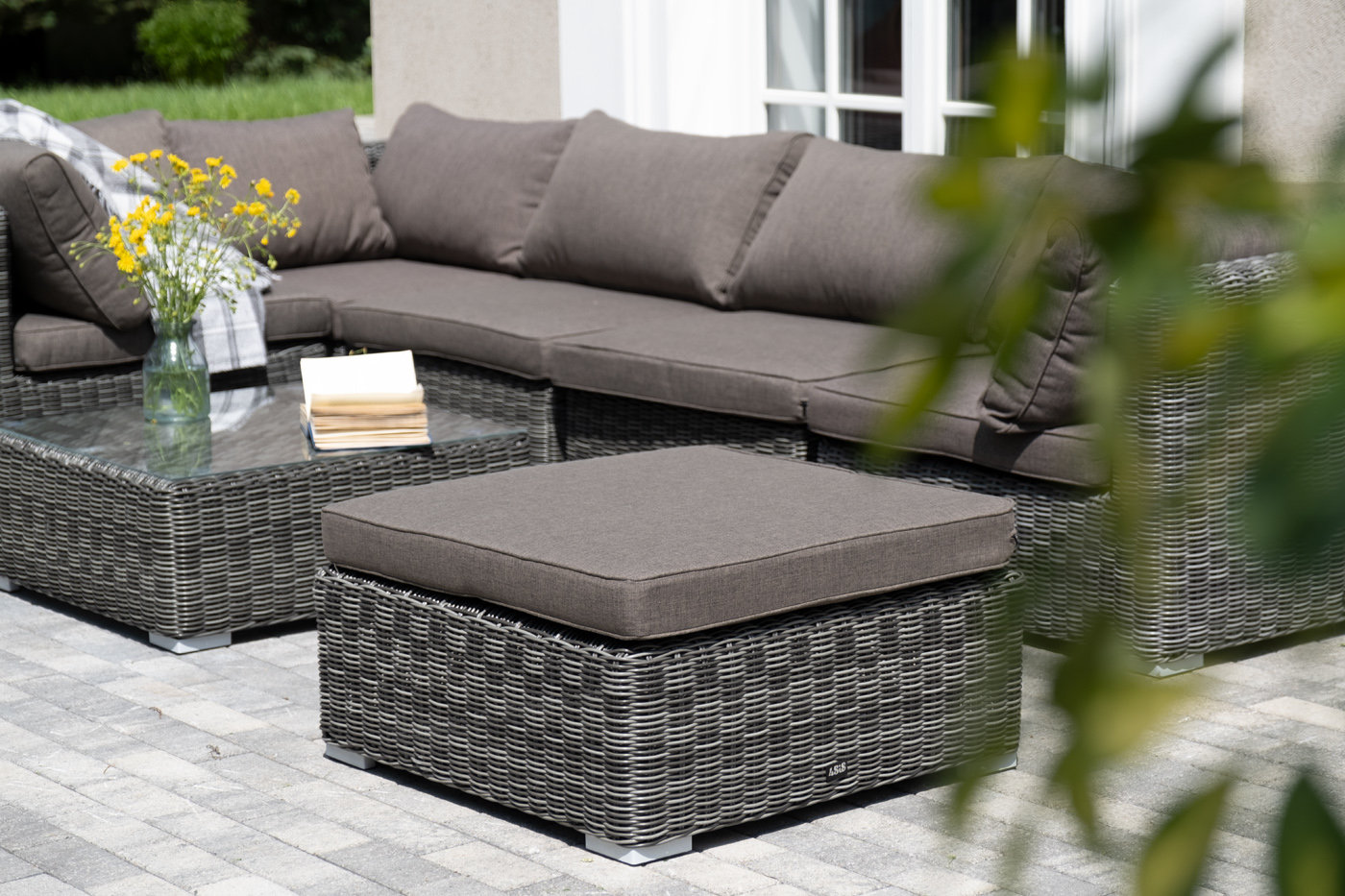 фото "лунго" трансформирующаяся лаунж-зона из искусственного ротанга, цвет графит