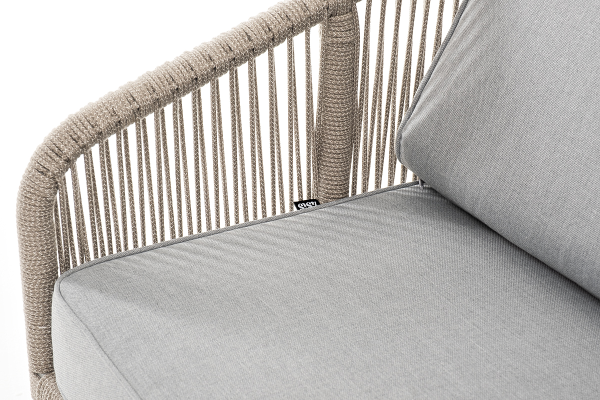 фото "канны" диван 2-местный плетеный из роупа, каркас алюминий светло-серый (ral7035) шагрень, роуп серый меланж круглый, ткань светло-серая