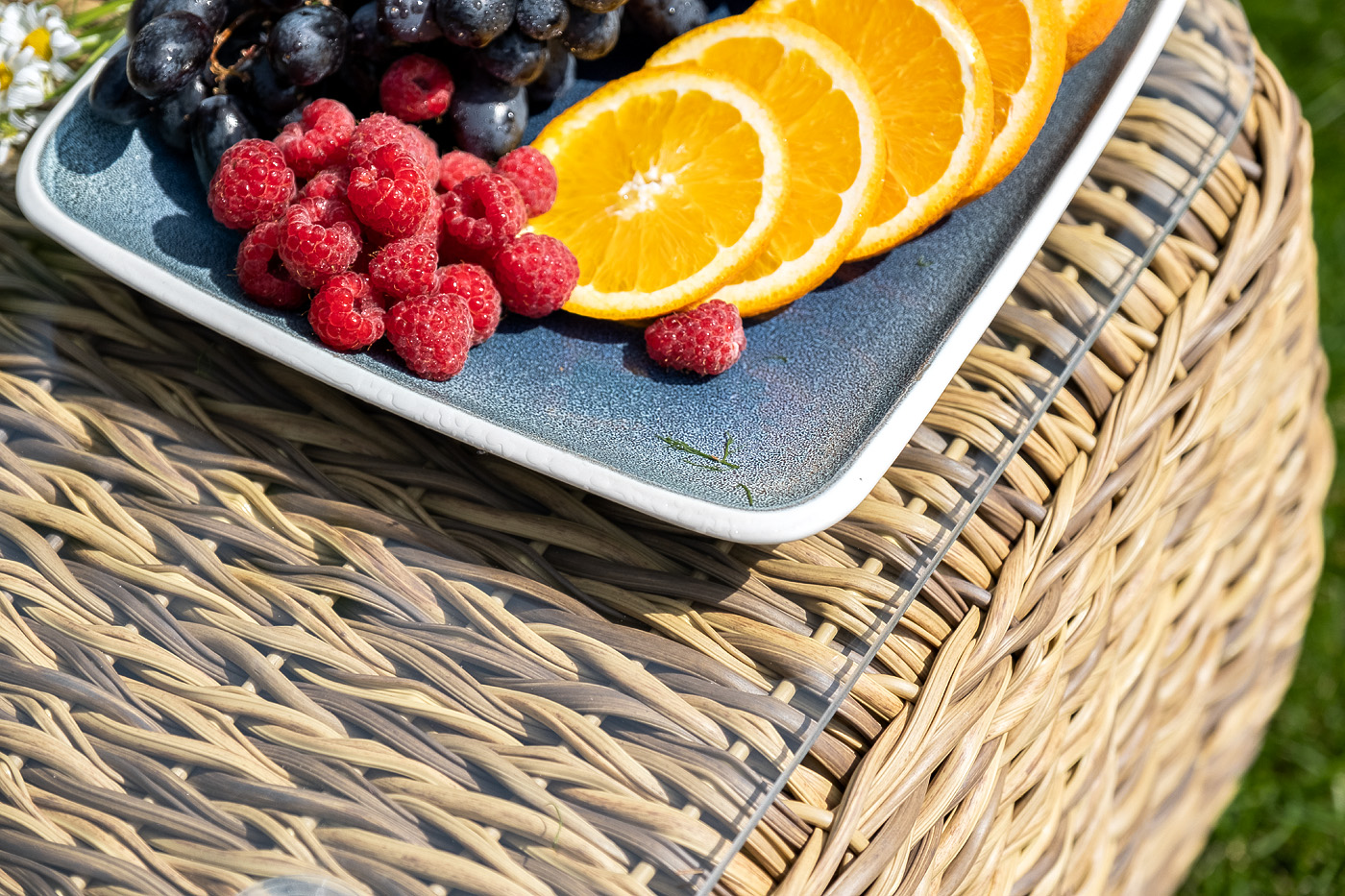 фото "кальяри" журнальный столик из искусственного ротанга (гиацинт), цвет соломенный