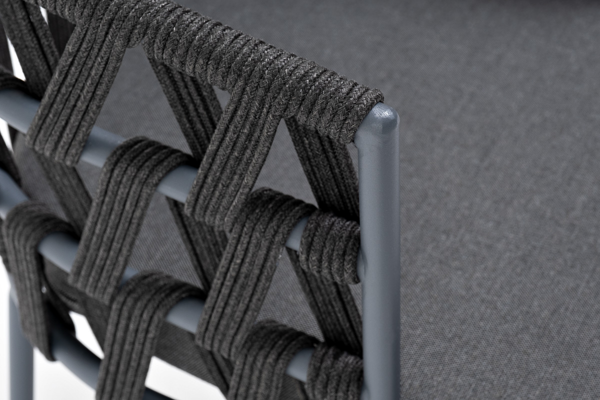 фото "диего" стул плетеный из роупа, каркас из стали темно-серый (ral7024) муар, роуп темно-серый круглый, ткань темно-серая 027