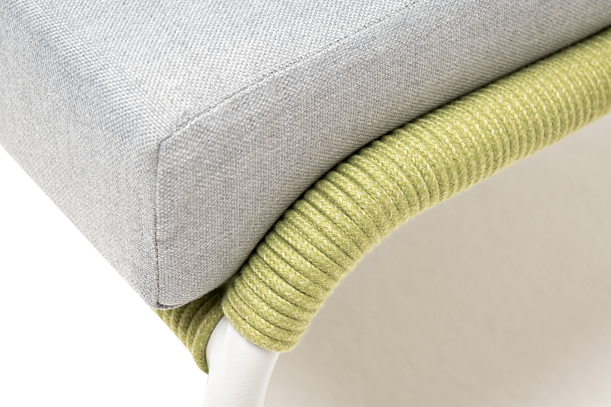 "Милан" кресло плетеное из роупа, каркас алюминий светло-серый (RAL7035) муар, роуп салатовый меланж круглый, ткань светло-серая фото "милан" кресло плетеное из роупа, каркас алюминий светло-серый (ral7035) муар, роуп салатовый меланж круглый, ткань светло-серая