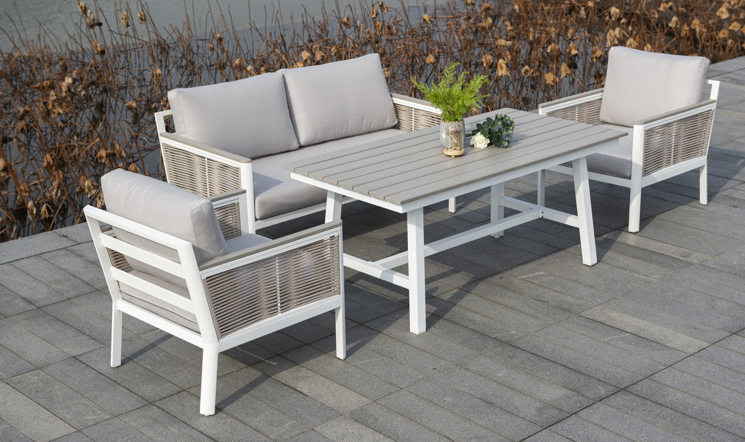 фото "сан ремо" диван 2-местный плетеный из роупа, каркас алюминий белый, роуп бежевый, ткань бежевая