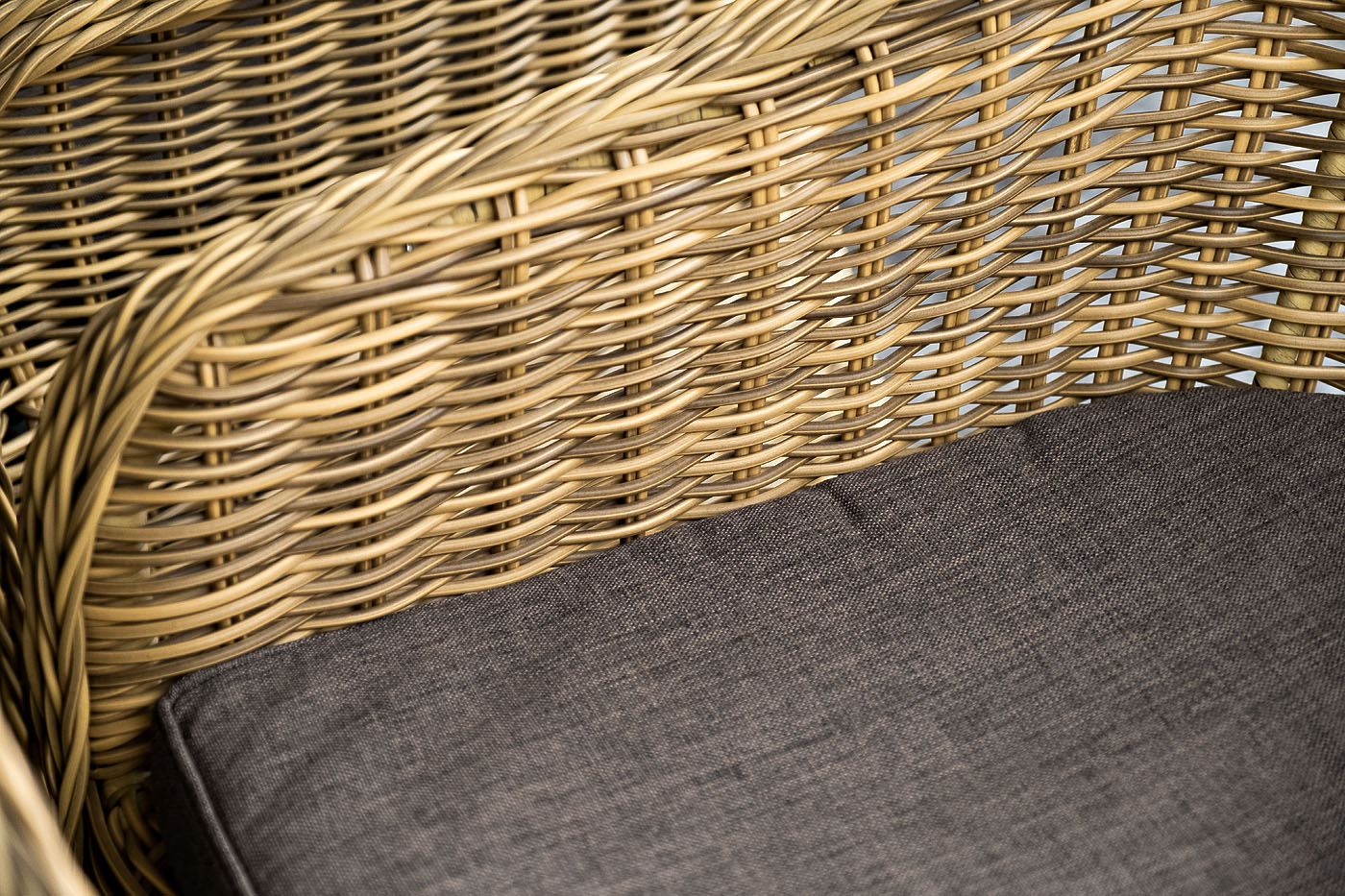 фото "равенна" плетеное кресло из искусственного ротанга, цвет соломенный