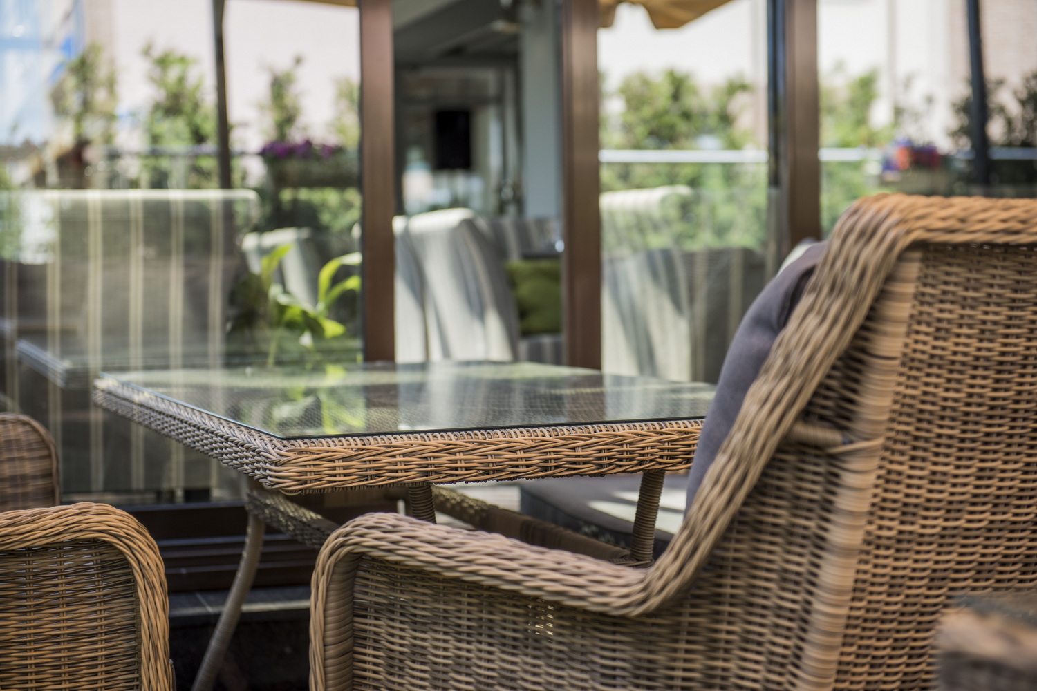 фото "латте" плетеный стол из искусственного ротанга 160х90см, цвет соломенный