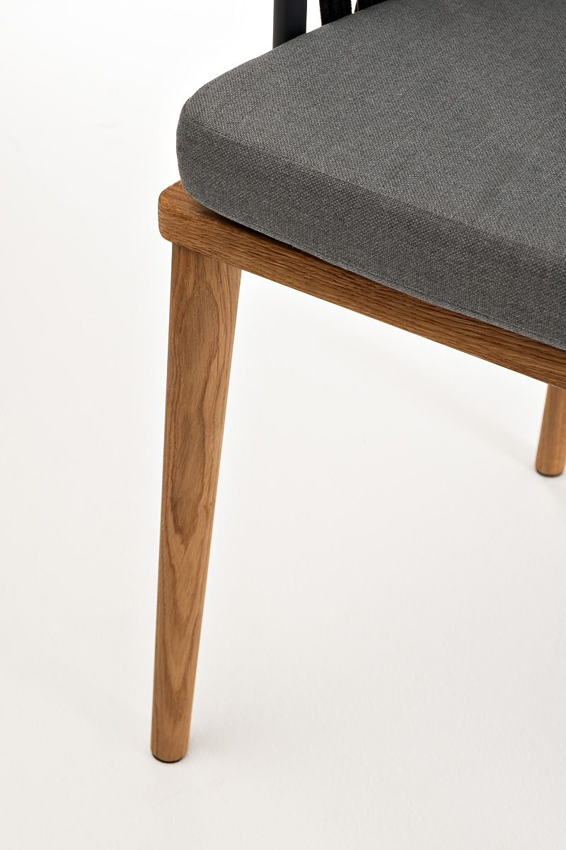 фото "диего" стул плетеный из роупа, основание дуб, каркас из стали темно-серый (ral7024) муар, роуп темно-серый круглый, ткань темно-серая 027