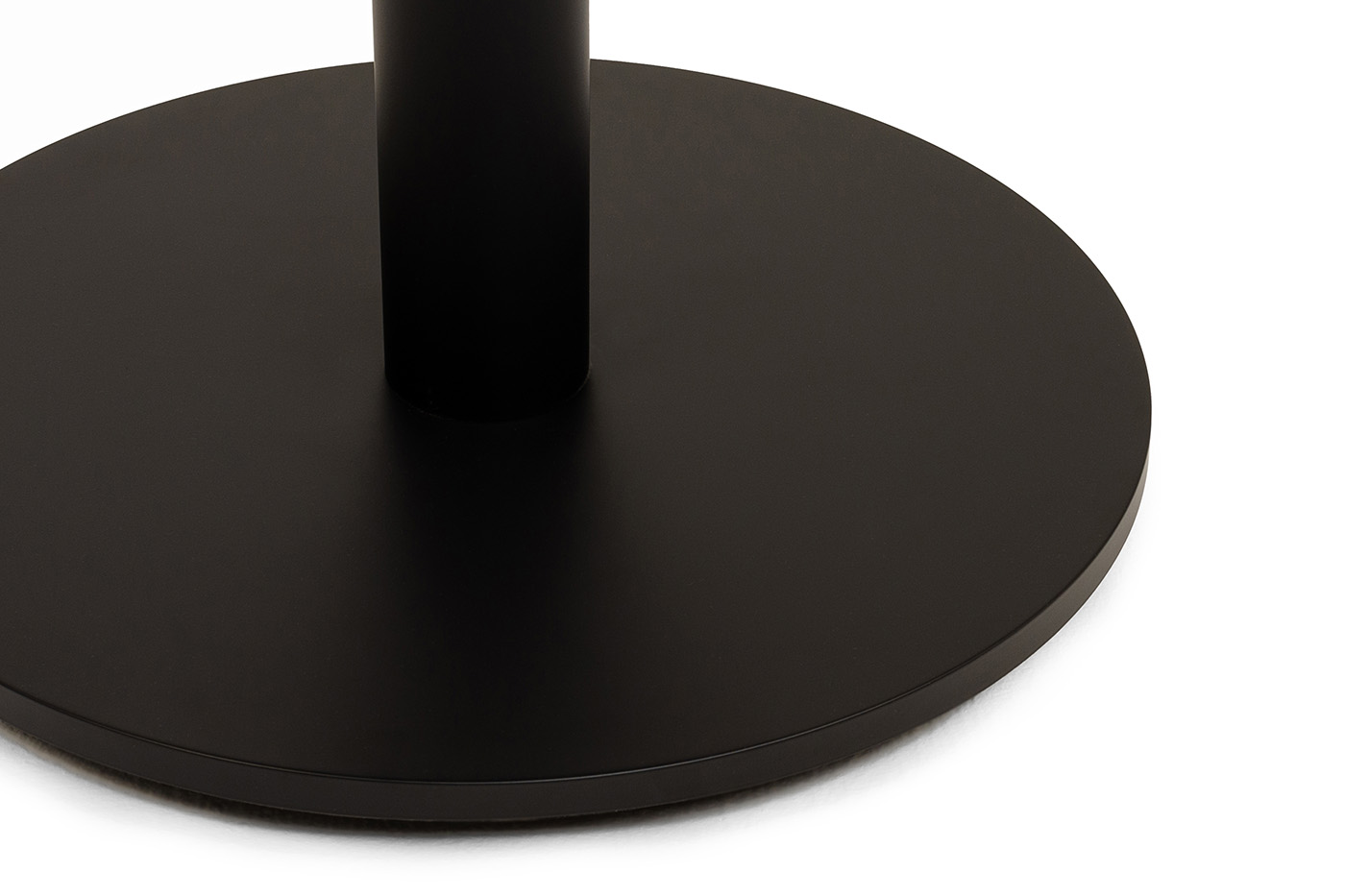 "Каффе" стол из HPL круглый Ø70см, цвет "серый мрамор" фото "каффе" стол из hpl круглый ø70см, цвет "серый мрамор"