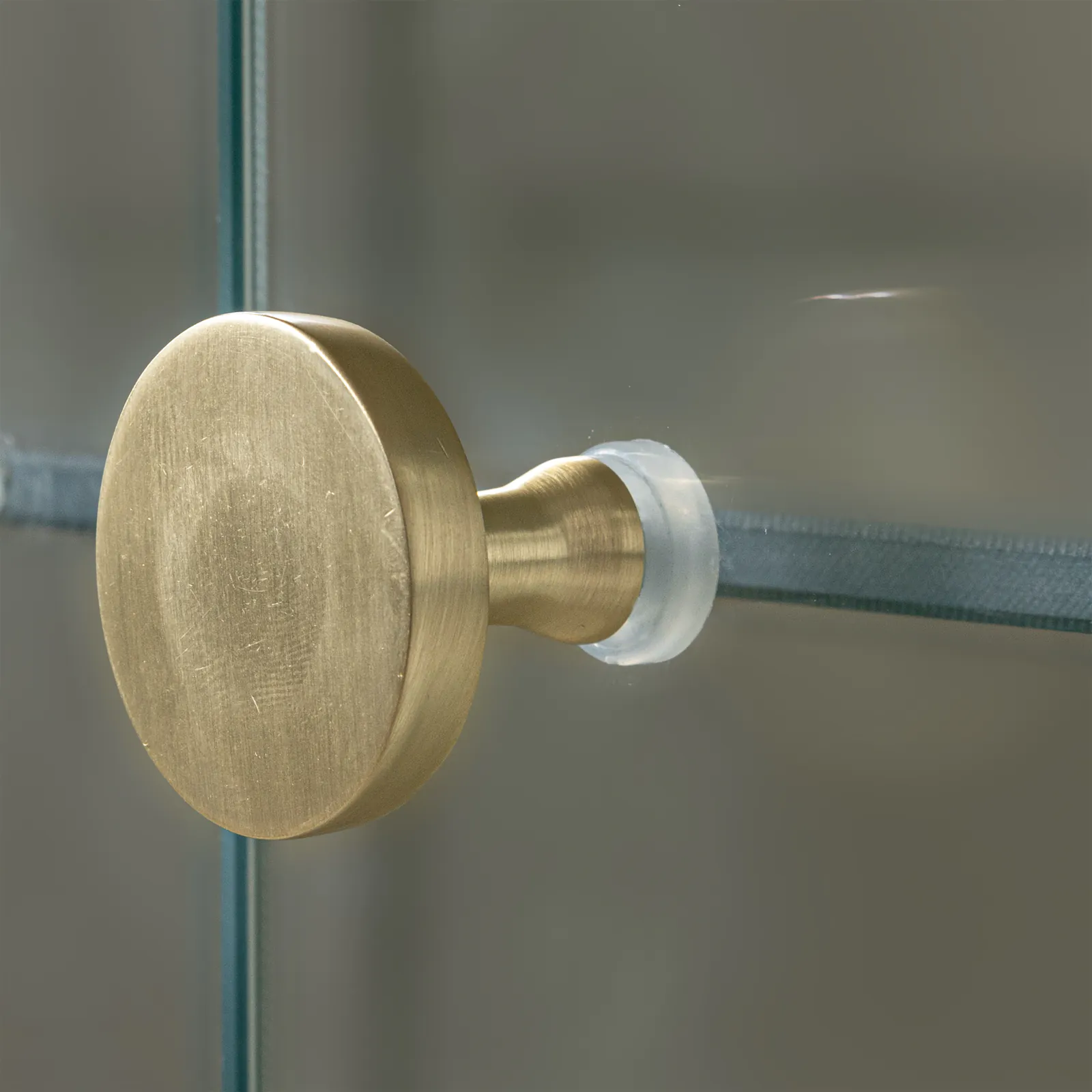 фото шкаф с витриной 1 дв. модена