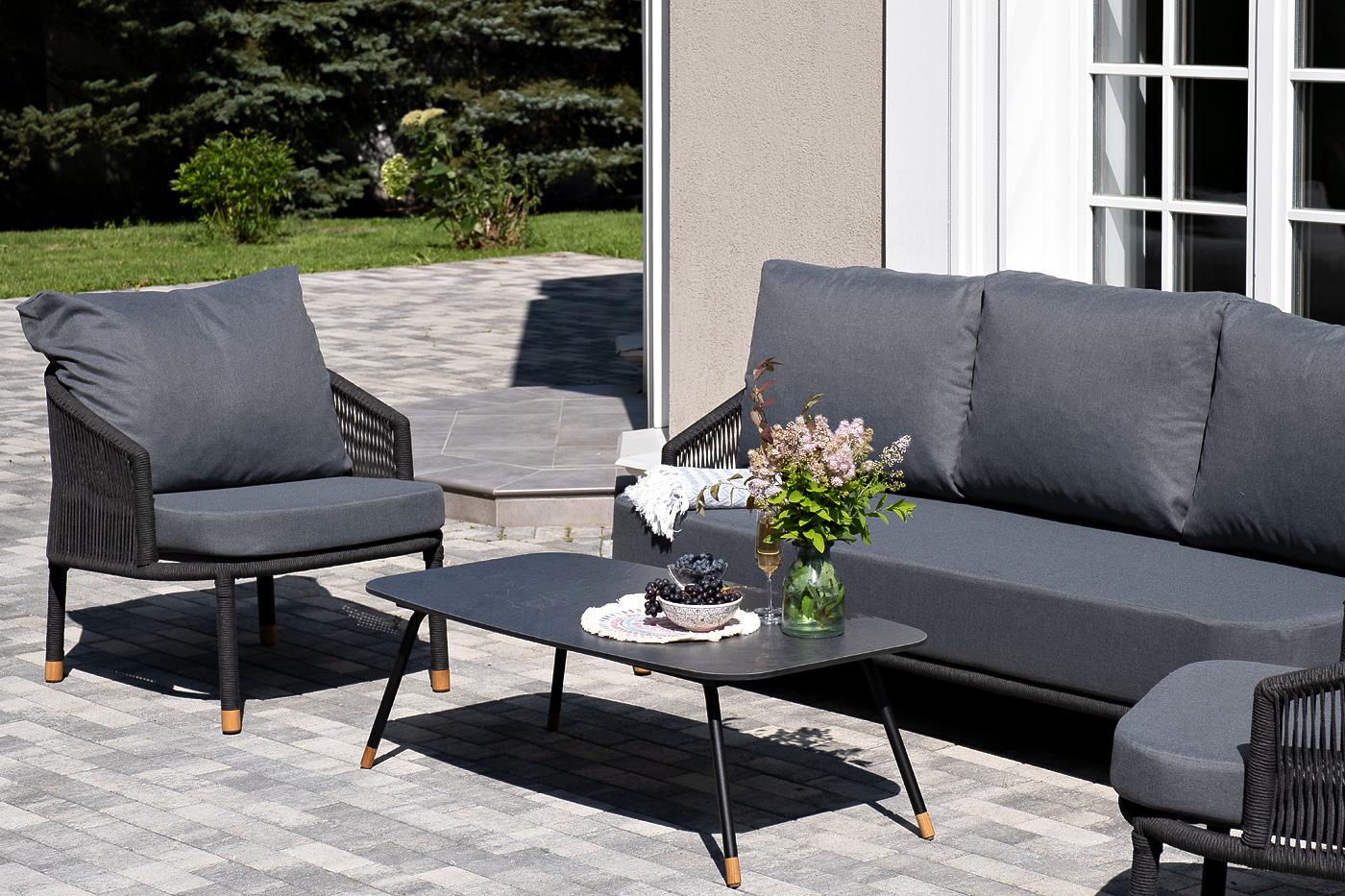 фото "верона" лаунж-зона 5-местная плетеная из роупа (веревки), каркас алюминиевый темно-серый, роуп темно-серый