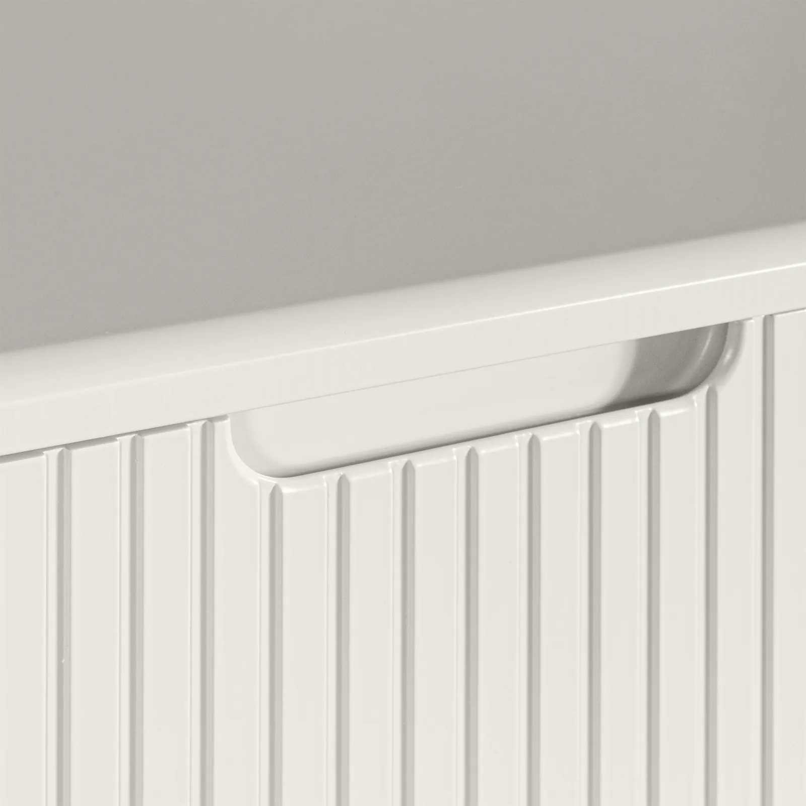 фото шкаф с витриной 2-х дв. модена