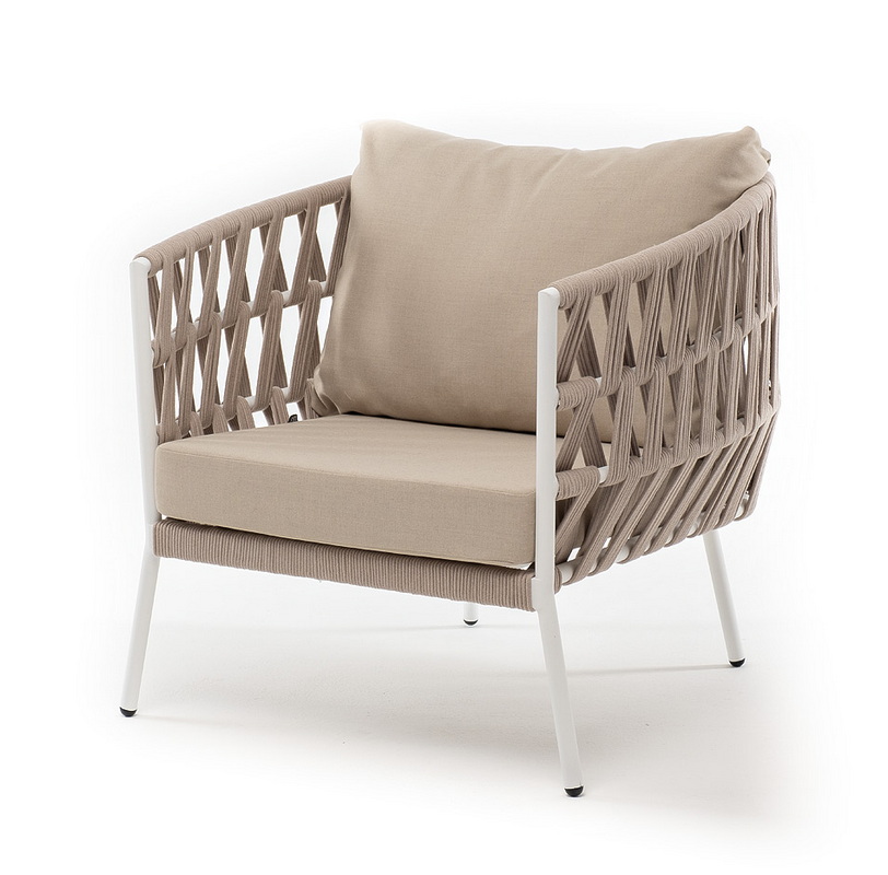 фото "диего" кресло плетеное из роупа, каркас алюминий светло-серый (ral7035) шагрень, роуп бежевый круглый, ткань бежевая 052