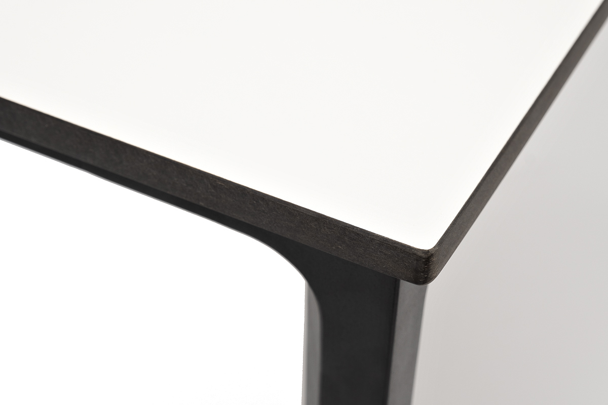 "Малага" обеденный стол из HPL 90х90см, цвет молочный, каркас черный фото "малага" обеденный стол из hpl 90х90см, цвет молочный, каркас черный