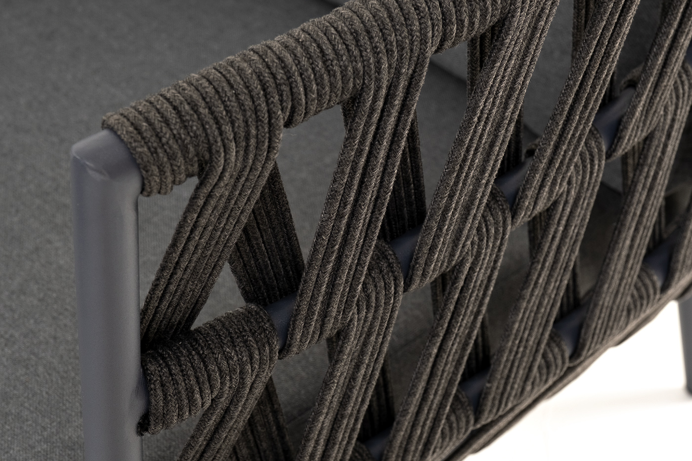 фото "диего" лаунж-зона 4-местная плетеная из роупа (веревки), каркас алюминиевый темно-серый, роуп темно-серый