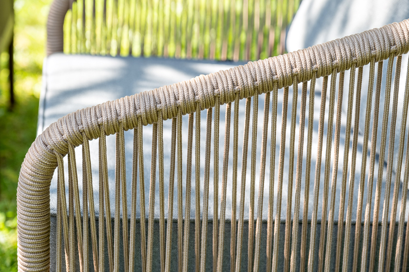 фото "канны" лаунж-зона 4-местная из роупа со столом "верона" (серый гранит), каркас алюминиевый коричневый, роуп коричневый