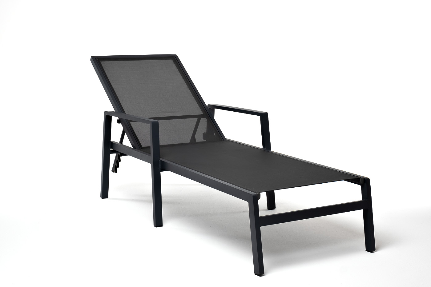 фото "парма" шезлонг из алюминия темно-серый (ral7024) муар, ткань текстилен серая