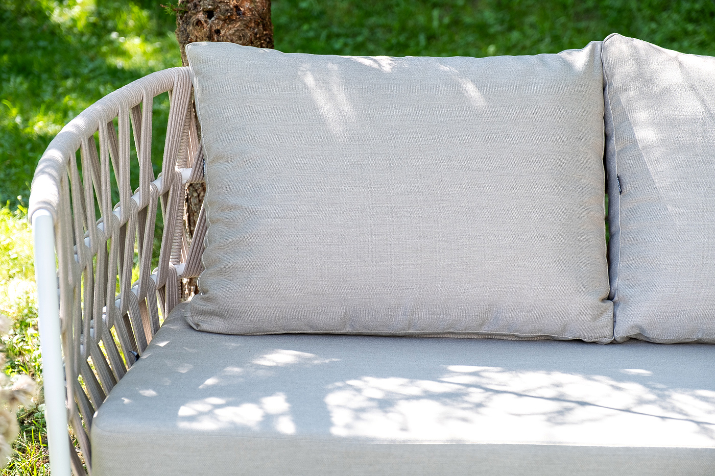 "Диего" лаунж-зона 4-местная плетеная из роупа (веревки), каркас алюминиевый белый, роуп бежевый фото "диего" лаунж-зона 4-местная плетеная из роупа (веревки), каркас алюминиевый белый, роуп бежевый