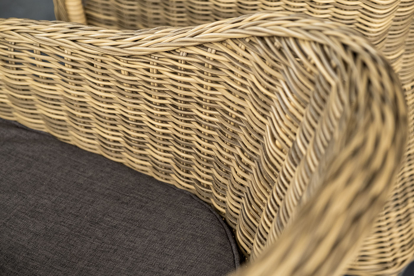 фото "равенна" плетеное кресло из искусственного ротанга, цвет соломенный