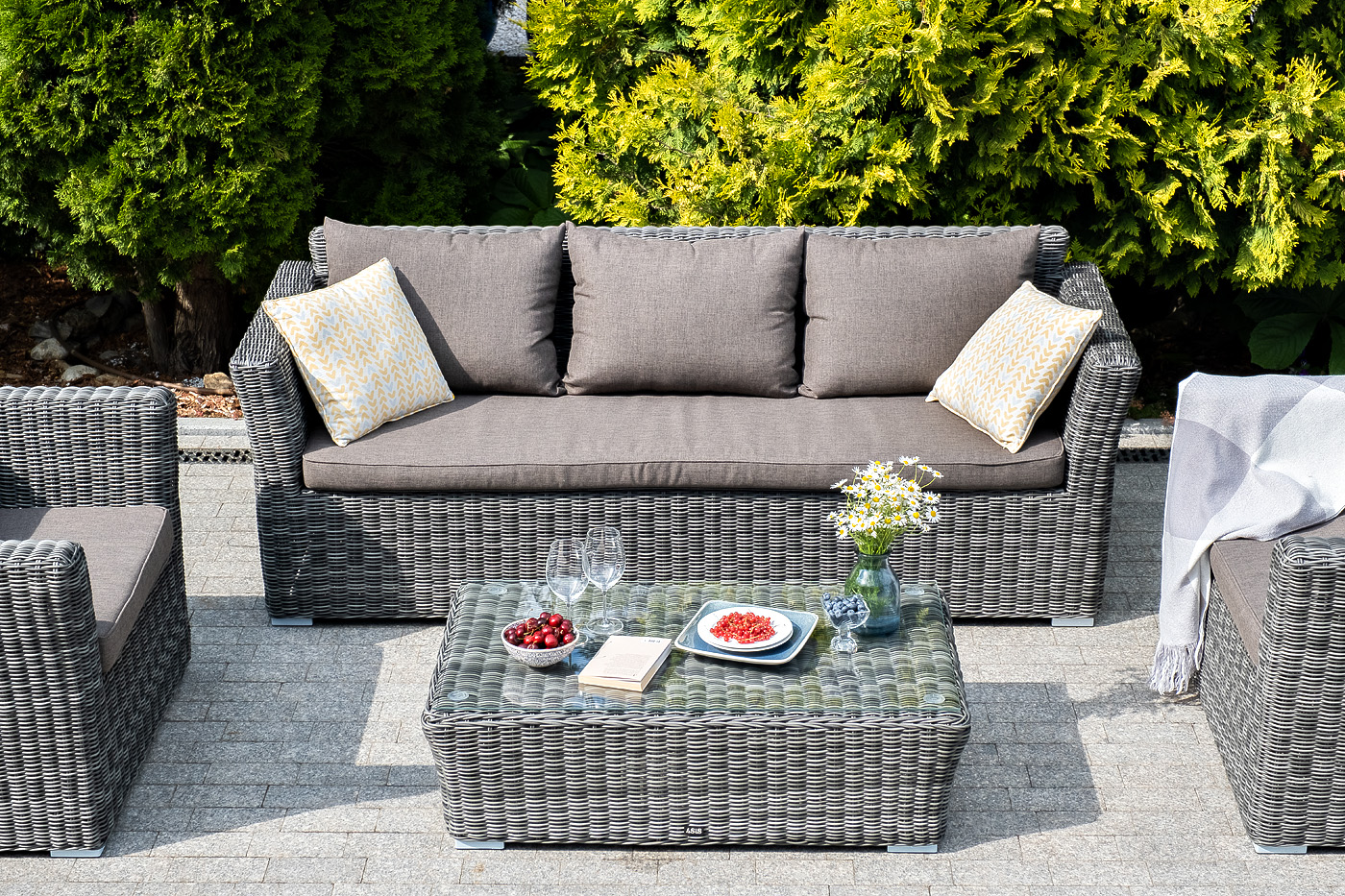 фото "капучино" лаунж-зона из искусственного ротанга, цвет графит