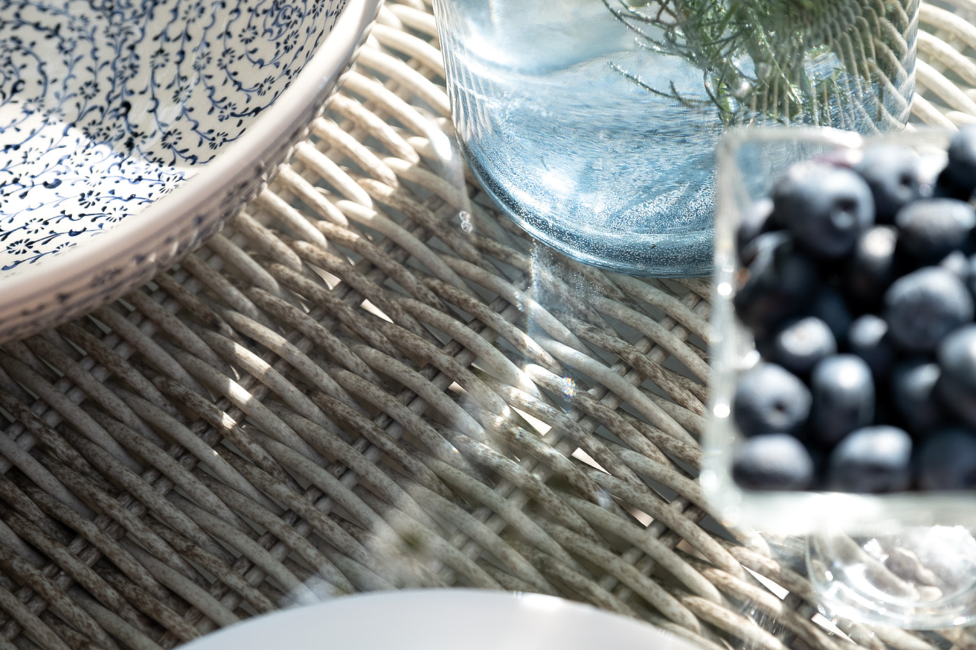 фото "айриш" обеденная группа плетеная на 4 персоны, цвет бежевый