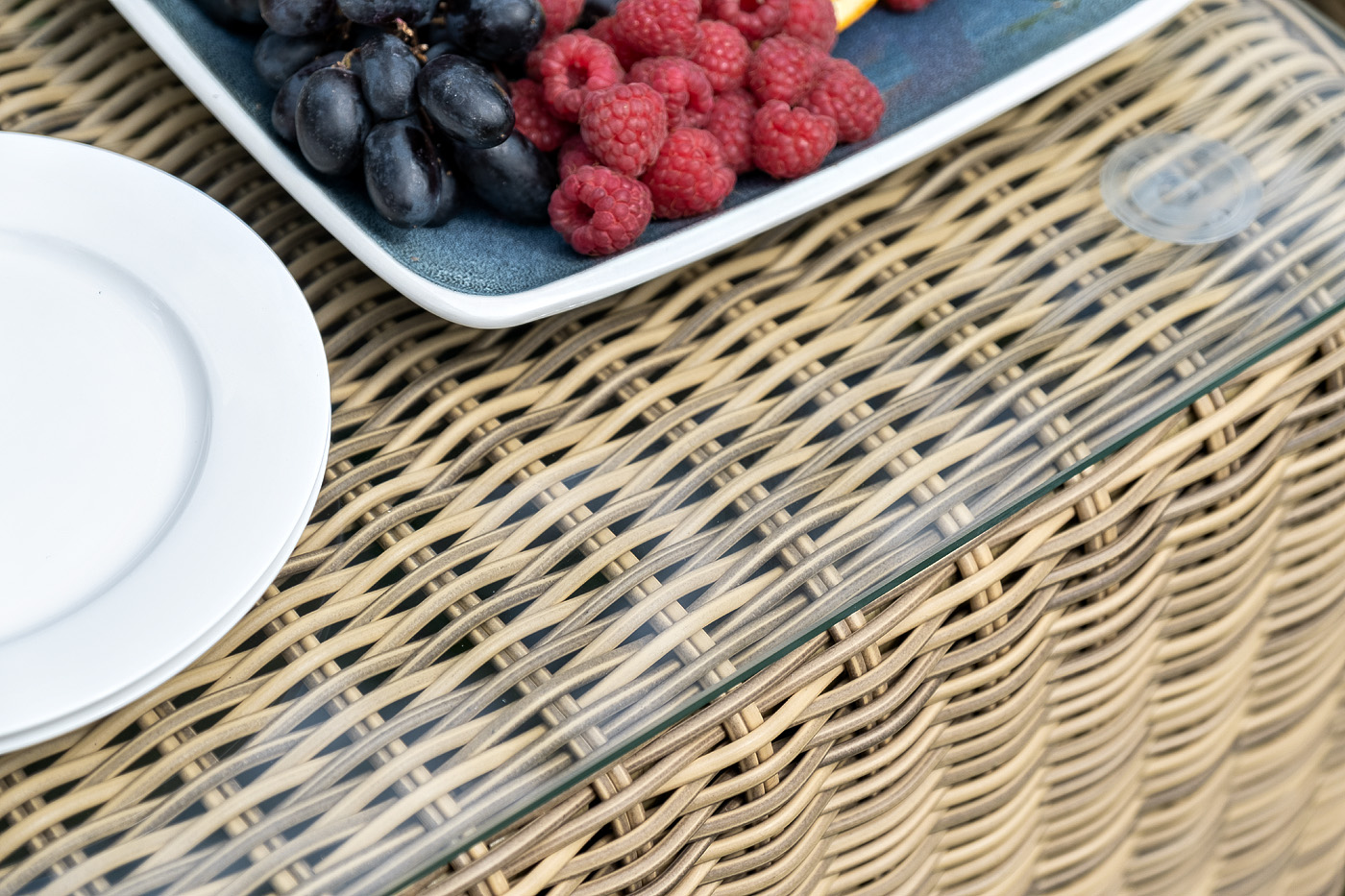 фото "кон панна" столик журнальный из искусственного ротанга, цвет соломенный