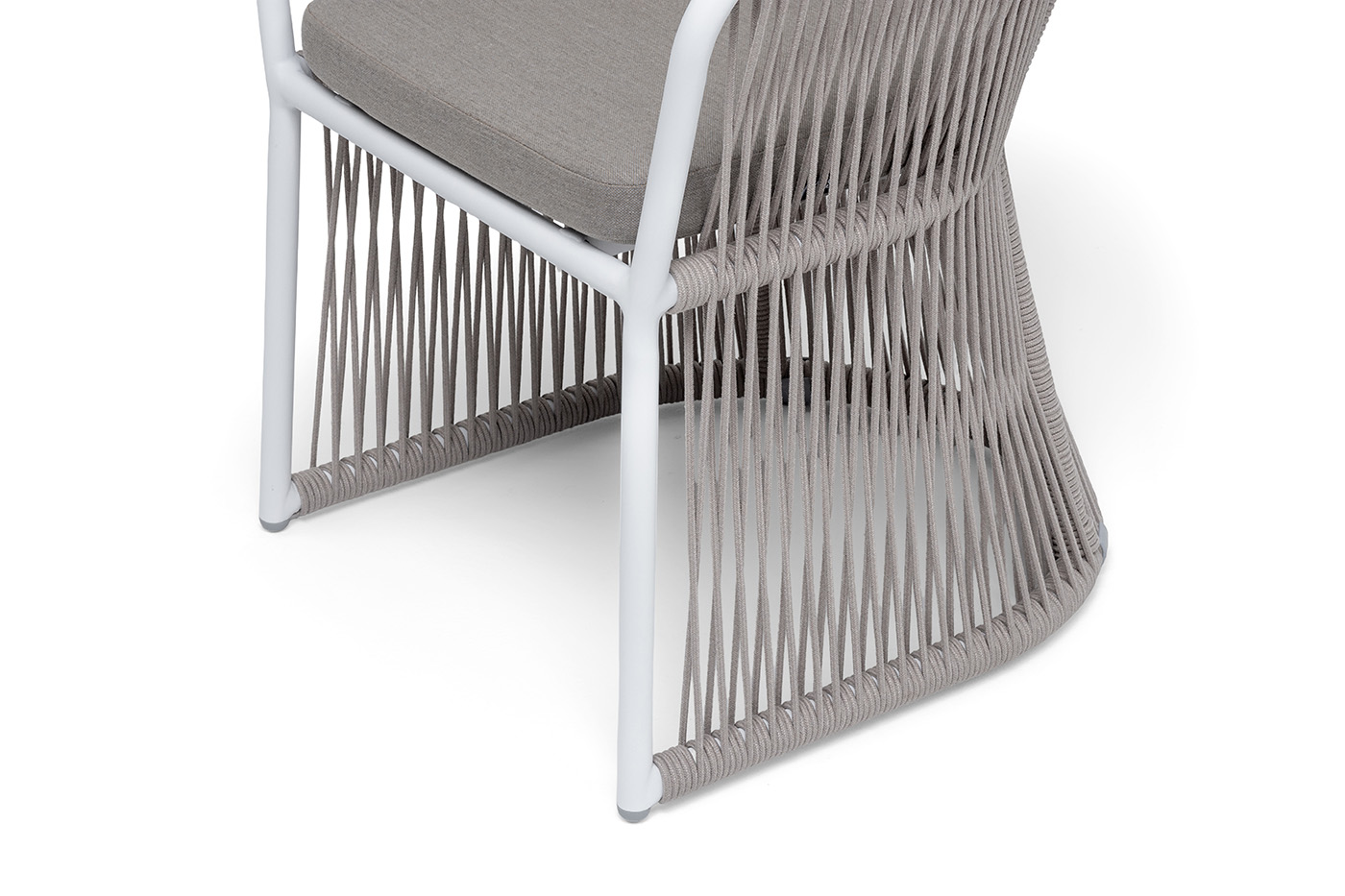 фото "романо" стул плетеный из роупа, каркас алюминий белый муар, роуп бежевый круглый, ткань бежевая 15052