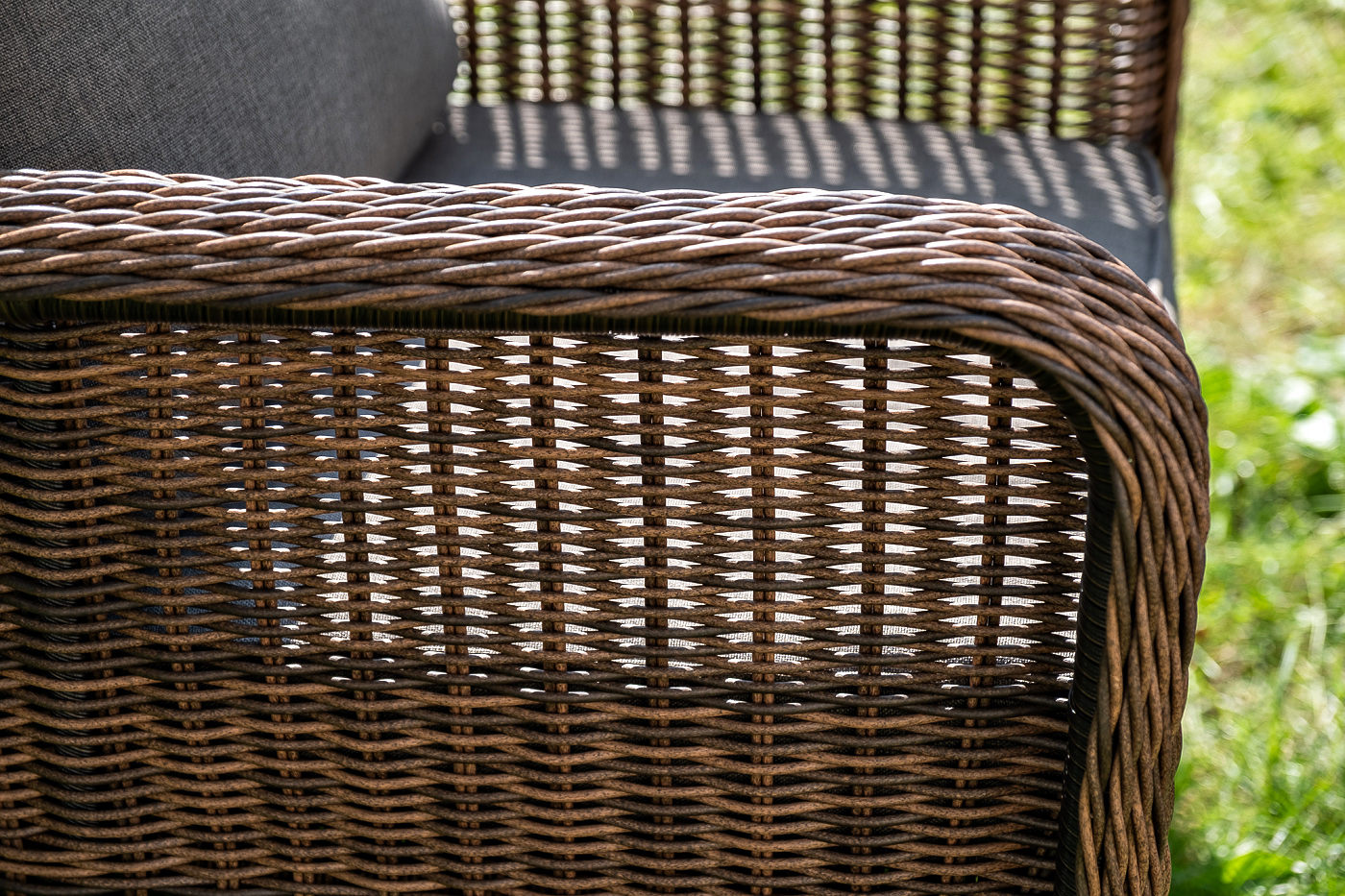 фото "гляссе" лаунж-зона из искусственного ротанга, цвет коричневый