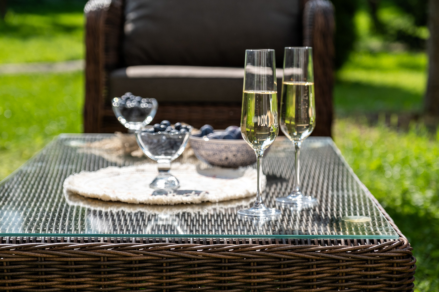 фото "гляссе" лаунж-зона из искусственного ротанга, цвет коричневый