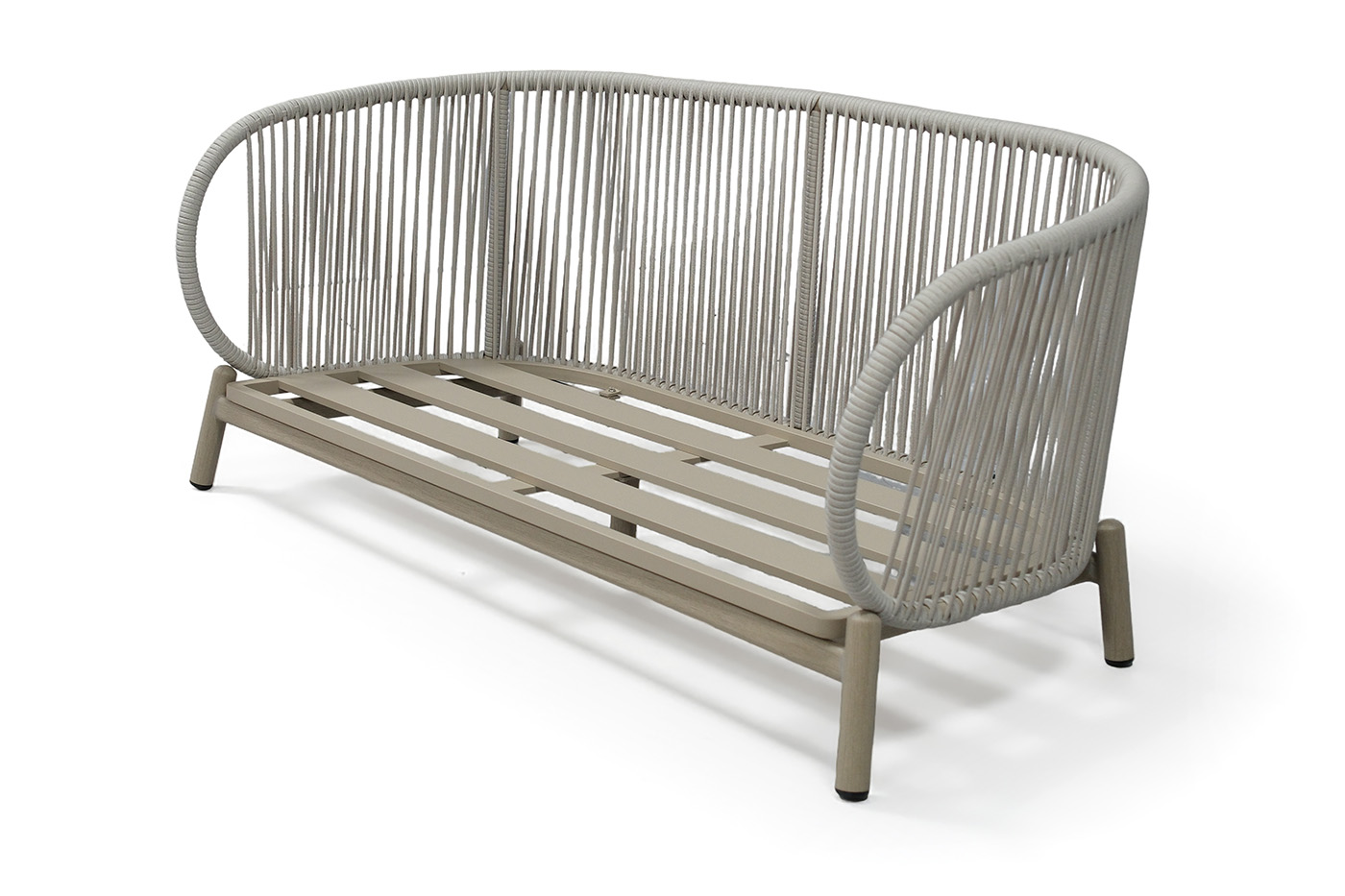 фото "прато" диван 2-местный плетеный из роупа, цвет светло-серый, каркас под дерево (холодно-бежевый)