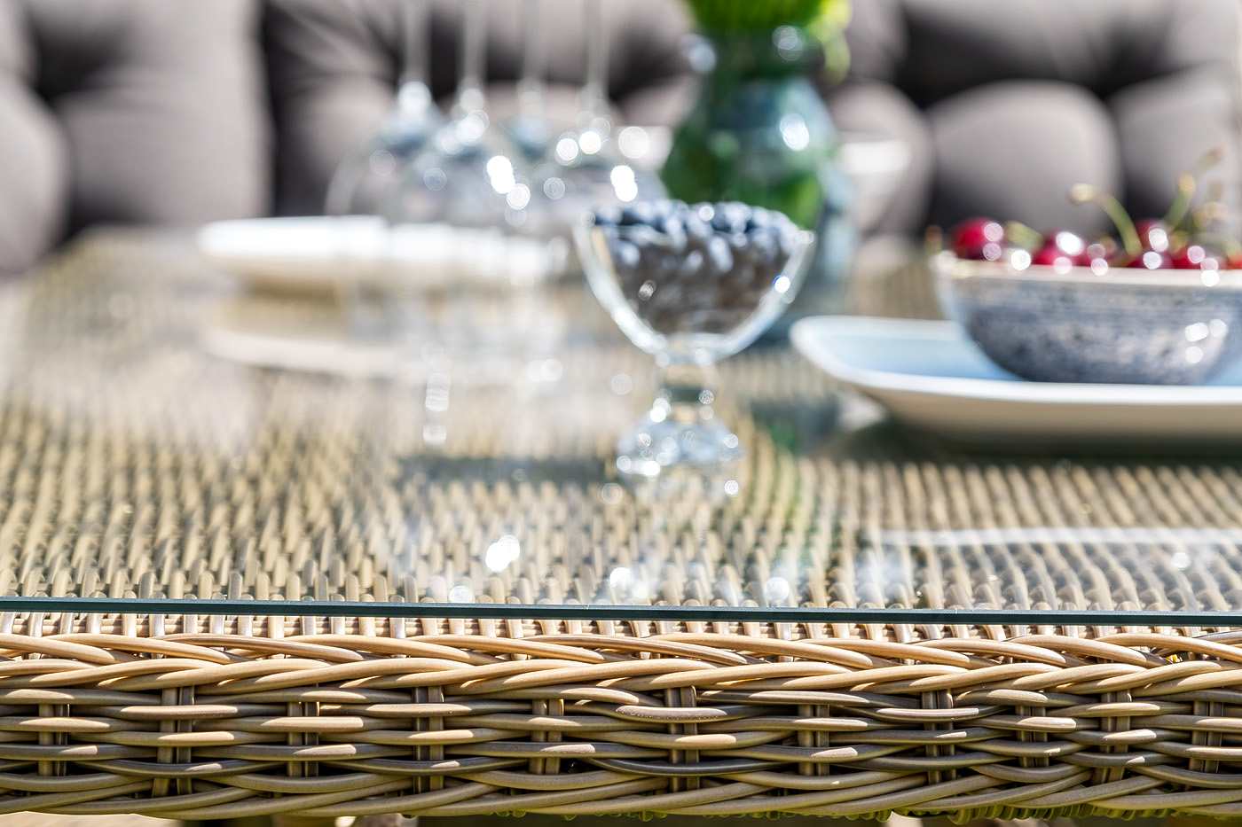 фото "латте" плетеный стол из искусственного ротанга 160х90см, цвет соломенный