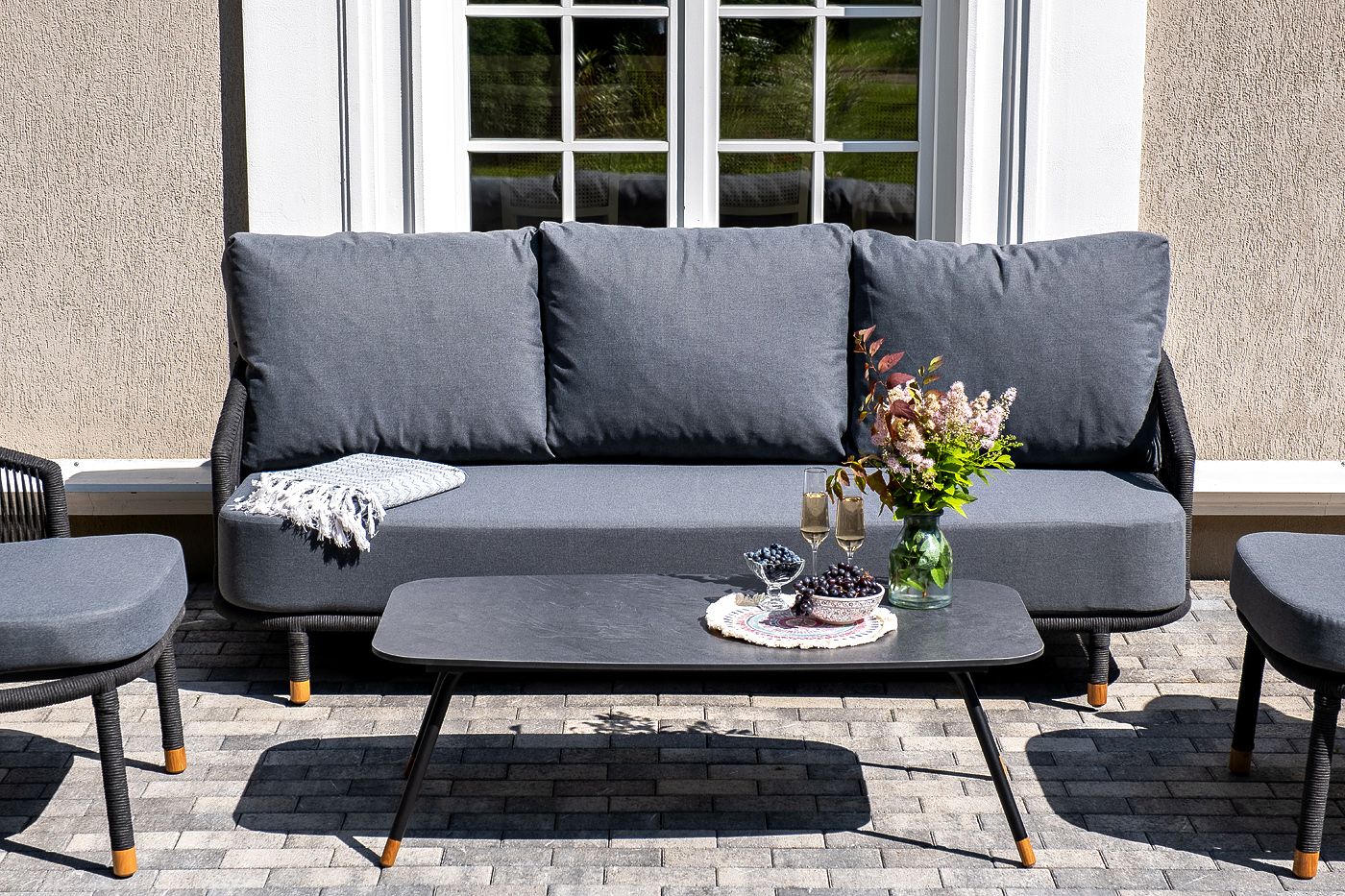 фото "верона" лаунж-зона 5-местная плетеная из роупа (веревки), каркас алюминиевый темно-серый, роуп темно-серый