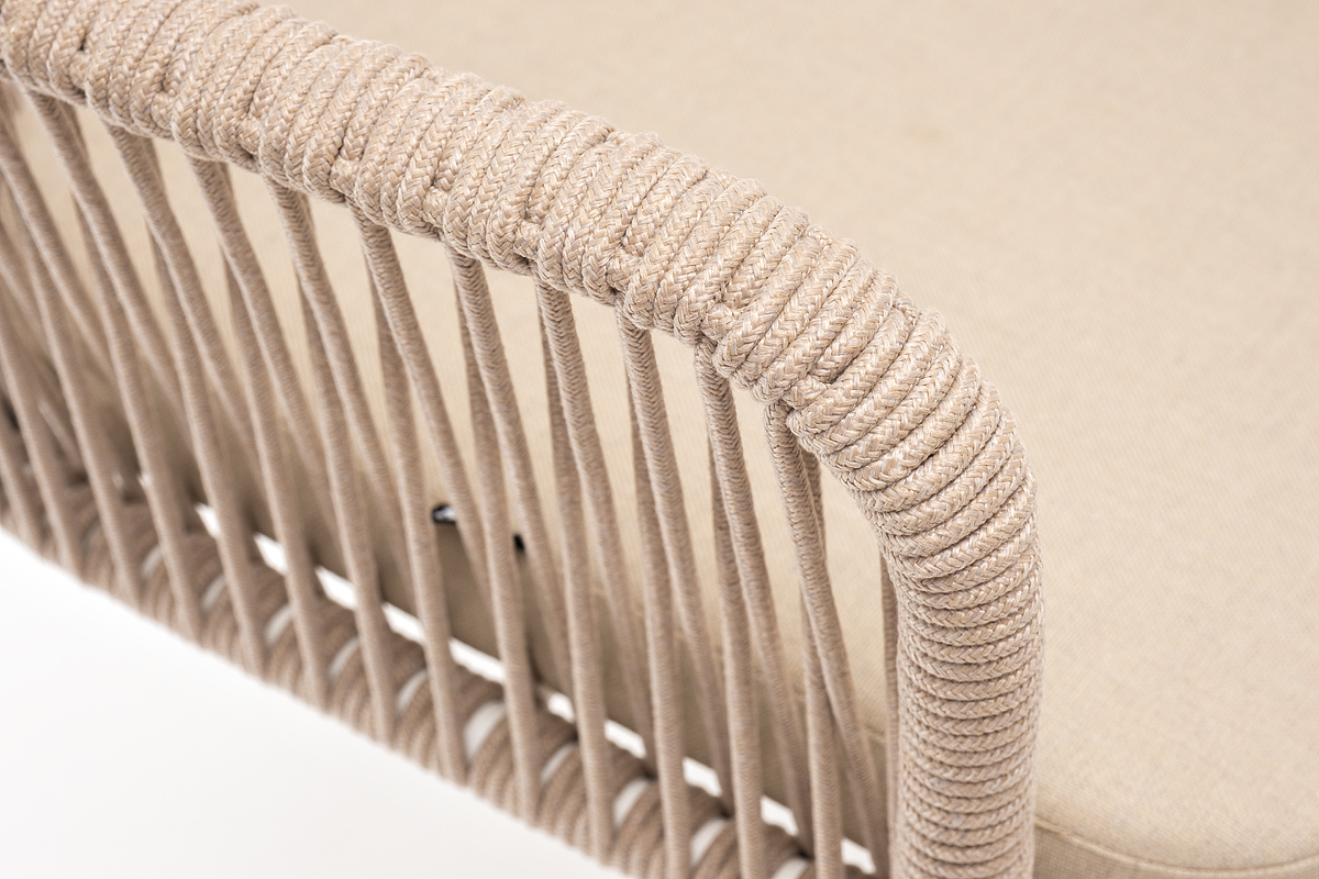фото "лион" стул плетеный из роупа, каркас из стали белый муар, роуп бежевый круглый, ткань бежевая
