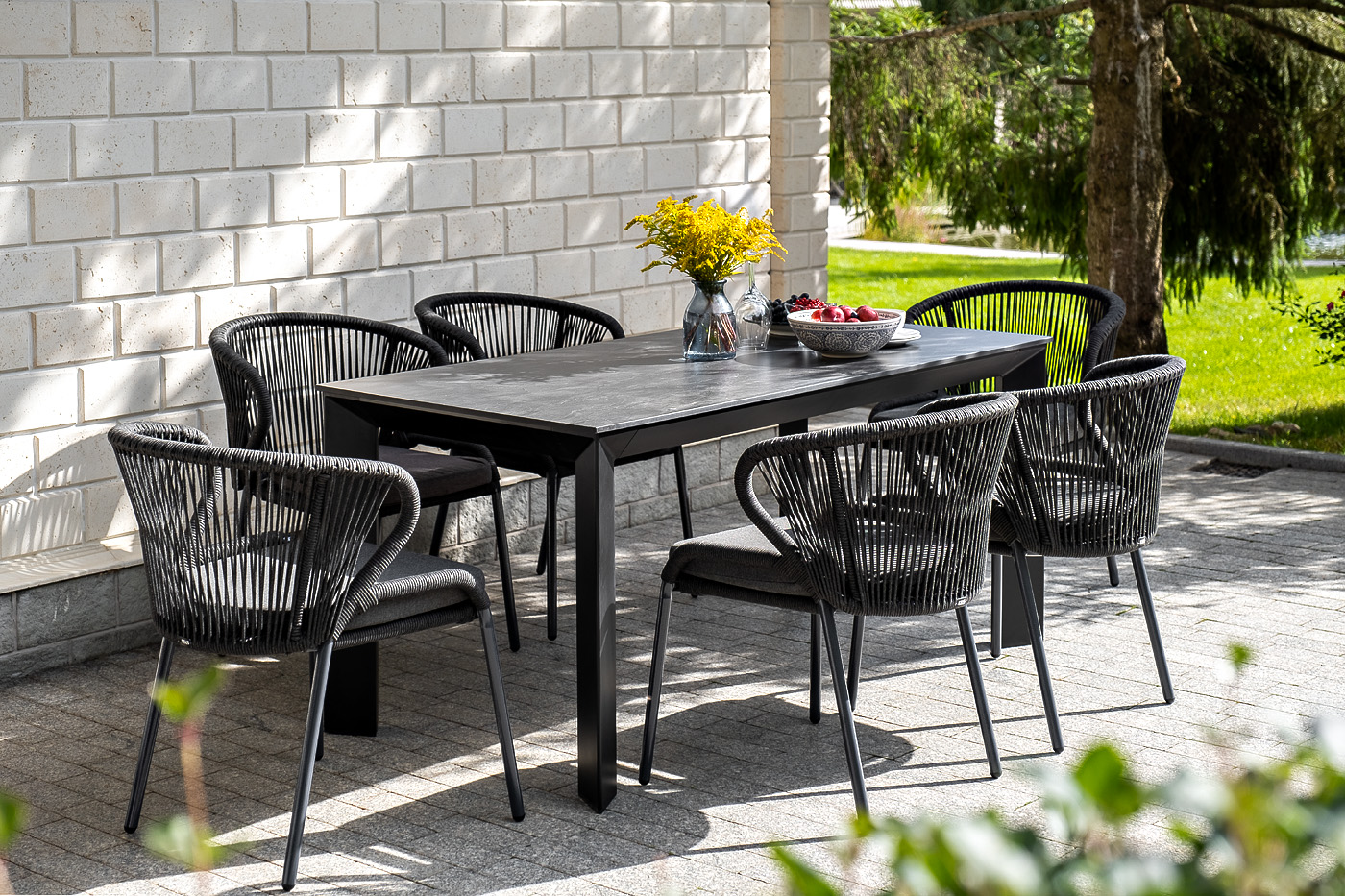 фото "венето" обеденный стол из hpl 160х80см, цвет "серый гранит", каркас черный